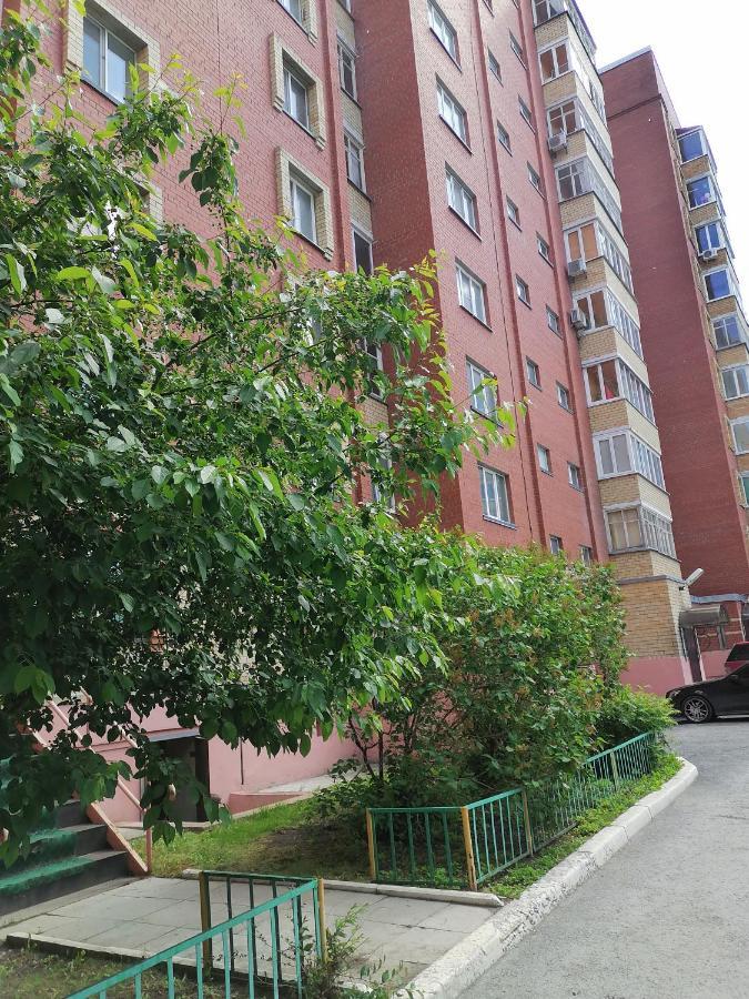 Valerii Gnarovskoi Dom 10 Korpus 2 Apartment Tyumen Exterior photo